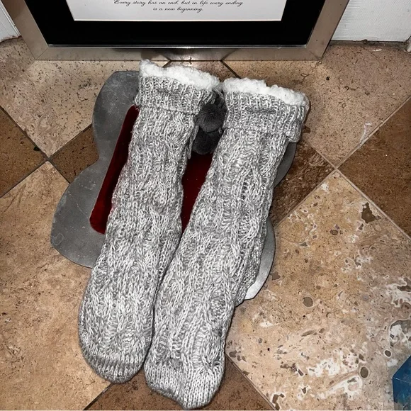 Cozy Gray/Cream Lined Slip On House/Lounge Slippers/Socks - Grip on Sole - Picture 6 of 11